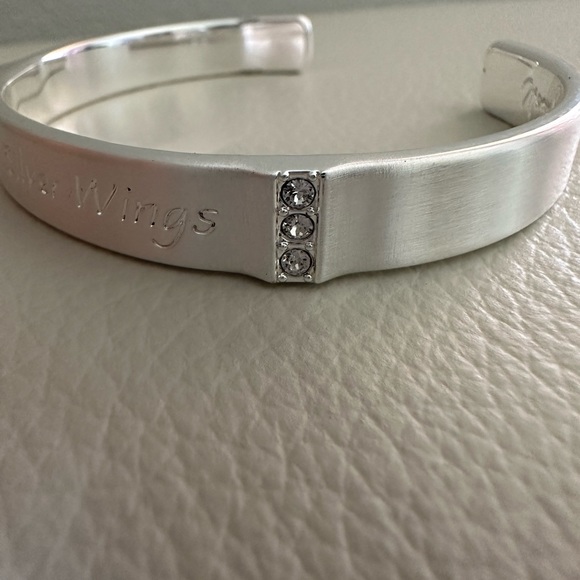 New Mary Kay Adjustable Silver Bracelet “Sour on Silver Wings” - Picture 5 of 5